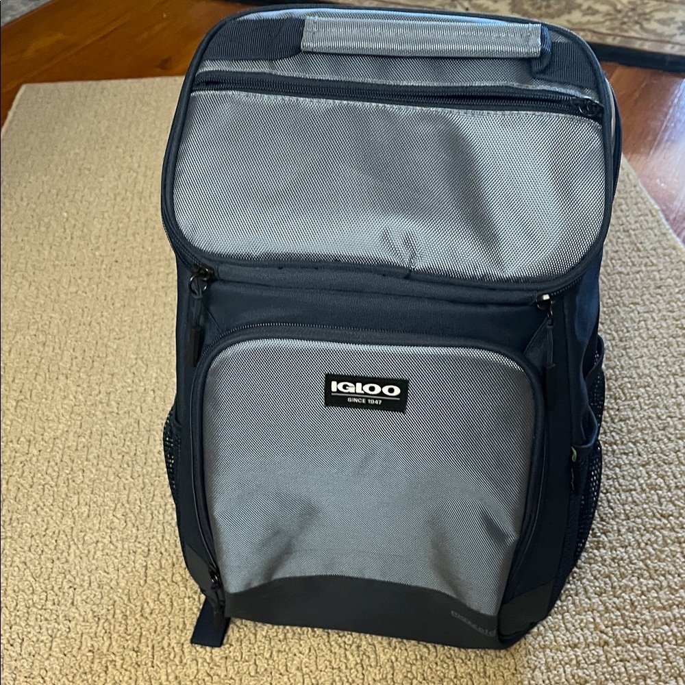 Igloo Maxcold Evergreen Grayblue Backpack. Nwt Ho… - image 5